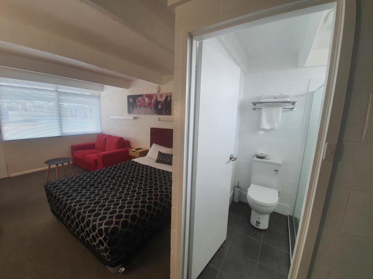 Charles Sturt Motor Inn West Wyalong Exteriör bild