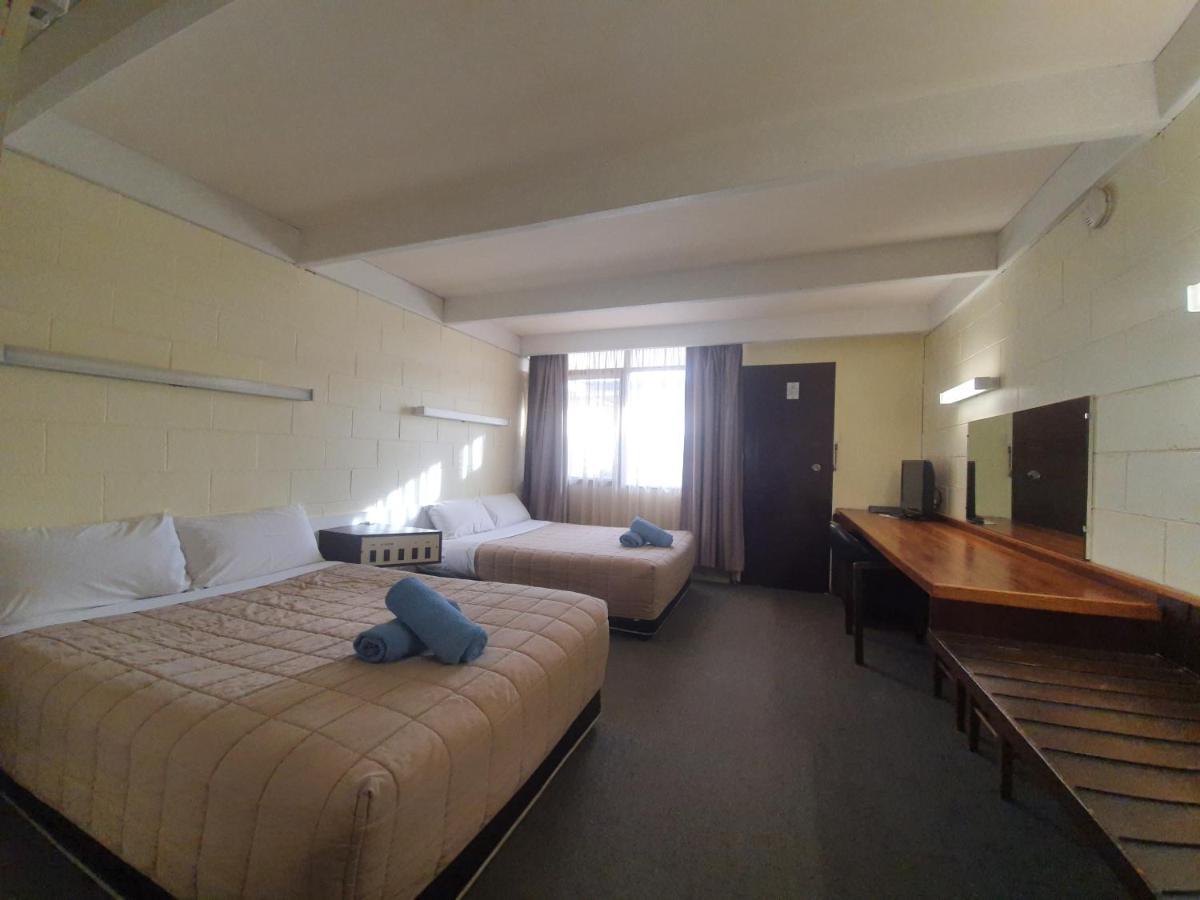 Charles Sturt Motor Inn West Wyalong Exteriör bild